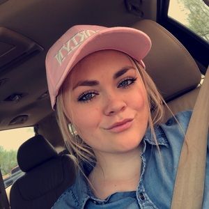 Meet your Posher, Lauren